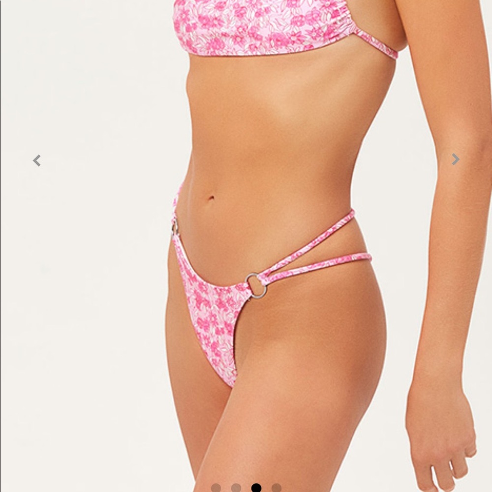 NWT FRANKIES BIKINI 2 PIECE TOP AND BOTTOM MEDIUM, FLOWER PATTERN